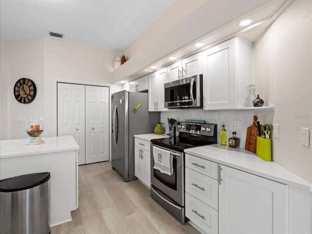 9182 TARLETON CIRCLE, Weeki Wachee, FL 34613