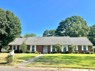 100 Indian Trail, Searcy, AR 72143
