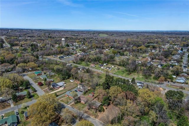 805 Claymore Court, Reidsville, NC 27320