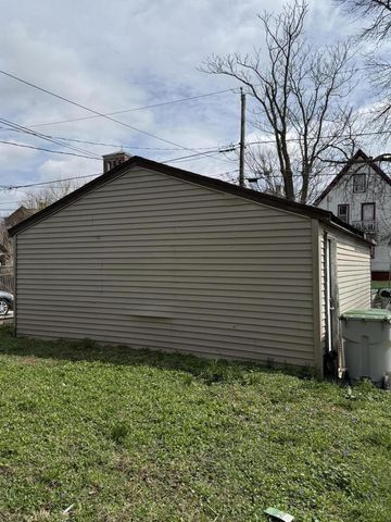 2864 N 26th STREET, Milwaukee, WI 53206