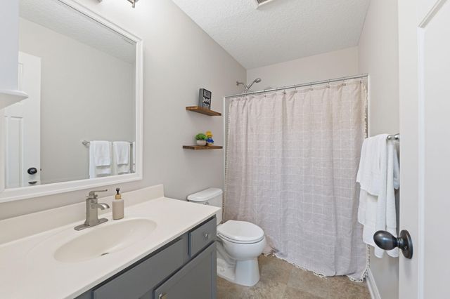 2580 Acorn Run, Victoria, MN 55386