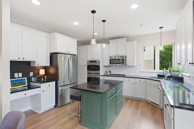 2580 Acorn Run, Victoria, MN 55386
