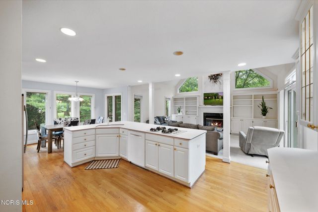 7649 Pebble Creek Drive, Maumee, OH 43537