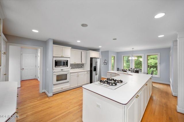 7649 Pebble Creek Drive, Maumee, OH 43537