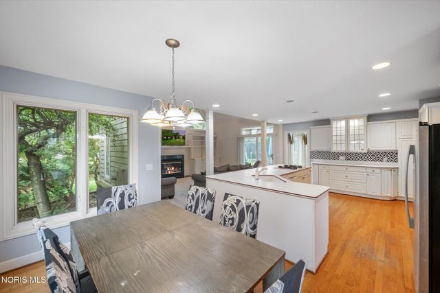 7649 Pebble Creek Drive, Maumee, OH 43537