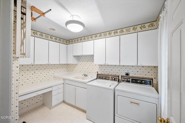 7649 Pebble Creek Drive, Maumee, OH 43537