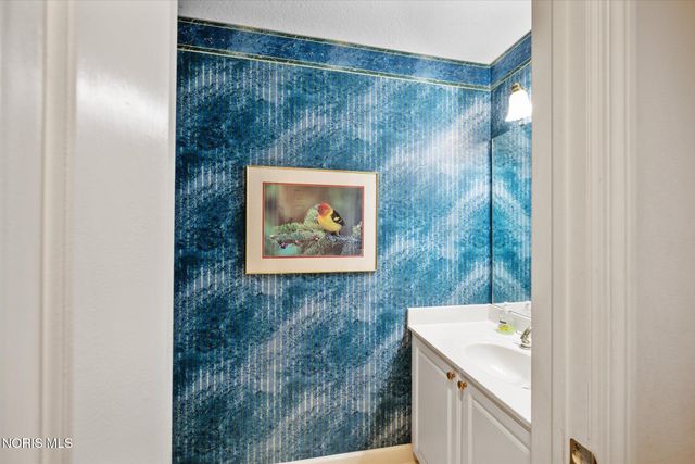 7649 Pebble Creek Drive, Maumee, OH 43537