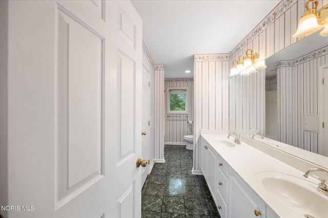 7649 Pebble Creek Drive, Maumee, OH 43537