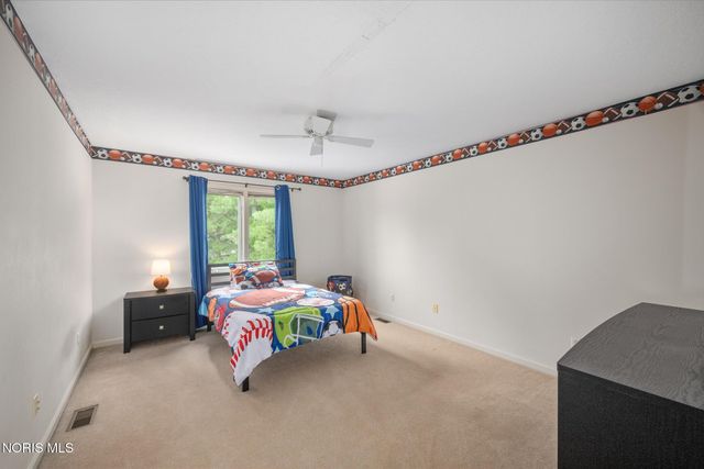 7649 Pebble Creek Drive, Maumee, OH 43537