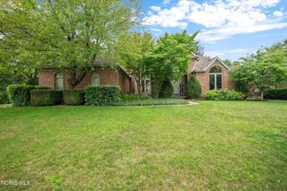 7649 Pebble Creek Drive, Maumee, OH 43537