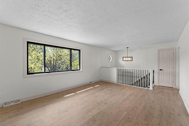 1600 Roosevelt Drive W, Northfield, MN 55057