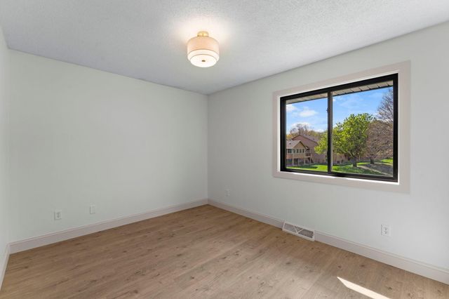 1600 Roosevelt Drive W, Northfield, MN 55057