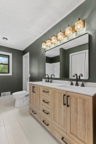 1600 Roosevelt Drive W, Northfield, MN 55057
