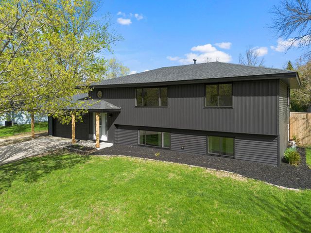 1600 Roosevelt Drive W, Northfield, MN 55057