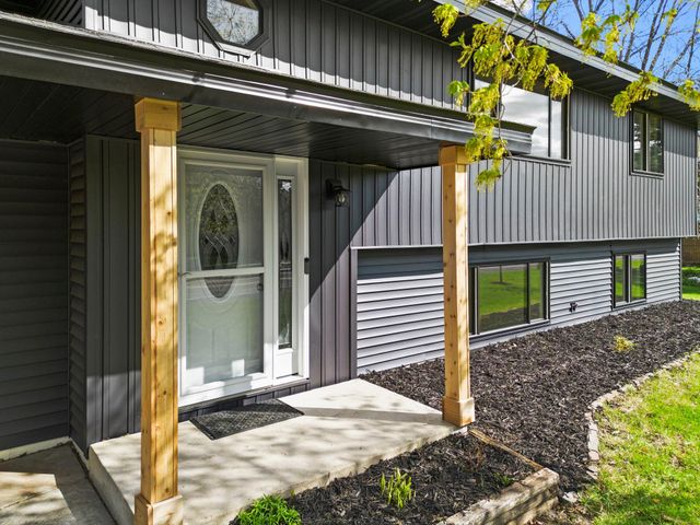 1600 Roosevelt Drive W, Northfield, MN 55057