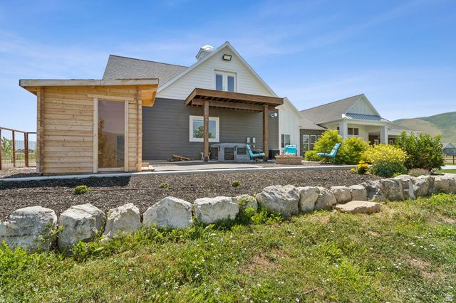 372 W 3000 S, Daniel, UT 84032