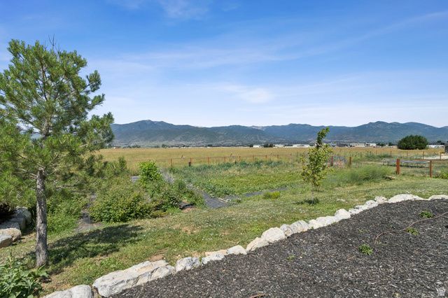 372 W 3000 S, Daniel, UT 84032