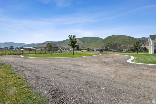 372 W 3000 S, Daniel, UT 84032