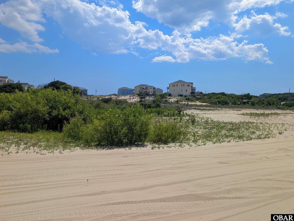 Image 4 of property listing at 1631 Ocean Pearl Road Lot 16, Corolla, NC 27927