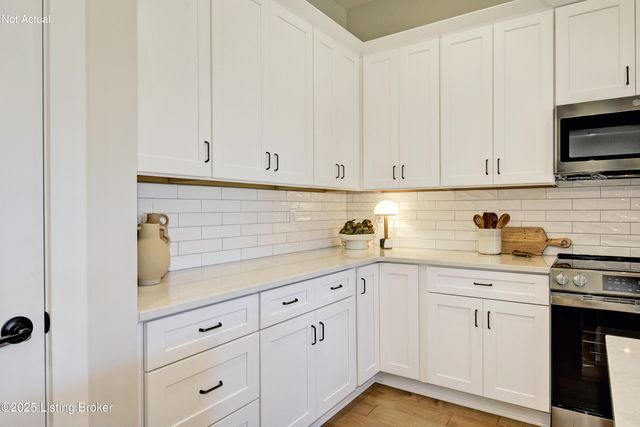 12506 Button Willow Ln, Louisville, KY 40299