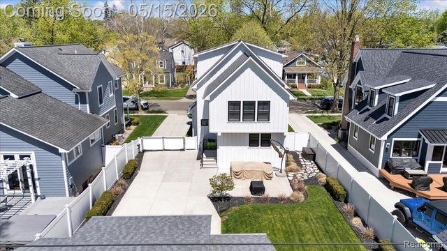 332 Highland Avenue, Rochester, MI 48307
