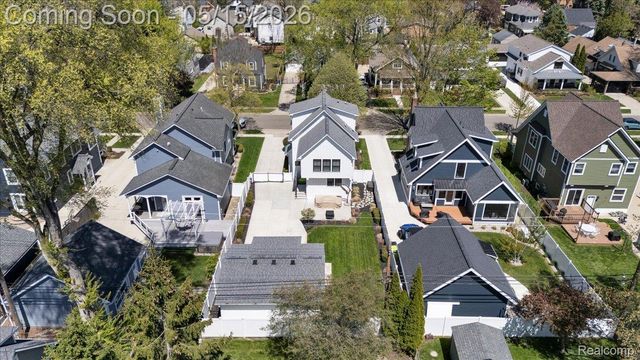332 Highland Avenue, Rochester, MI 48307