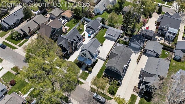 332 Highland Avenue, Rochester, MI 48307