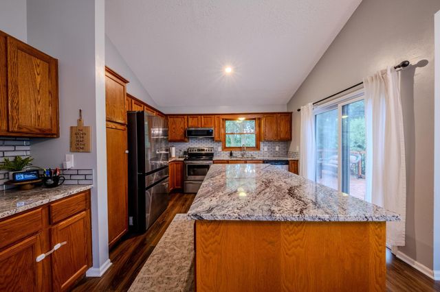 5962 N Ridge Drive, Savage, MN 55378