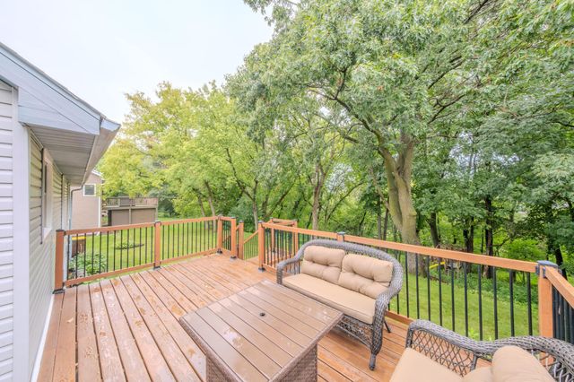5962 N Ridge Drive, Savage, MN 55378