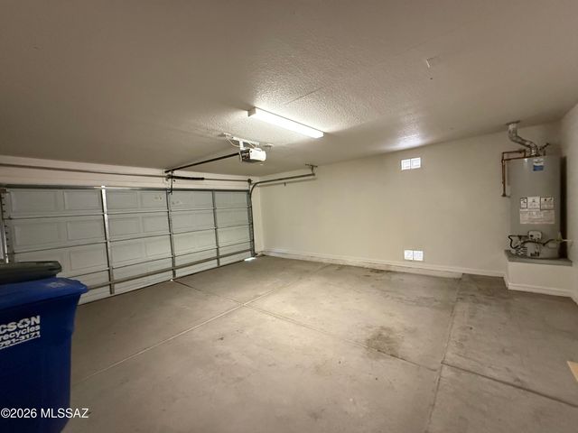 9562 E Gershon Lane, Tucson, AZ 85748