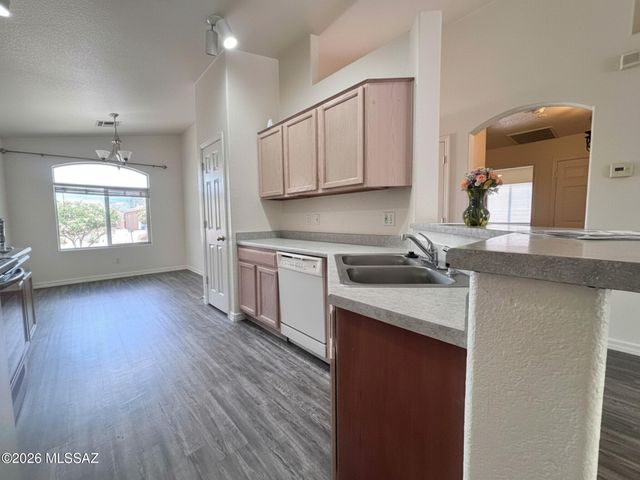 9562 E Gershon Lane, Tucson, AZ 85748