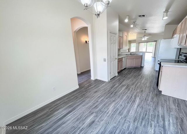 9562 E Gershon Lane, Tucson, AZ 85748