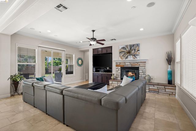 1596 Cherry Blossom Ct, Brentwood, CA 94513