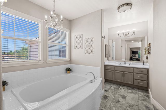 1596 Cherry Blossom Ct, Brentwood, CA 94513