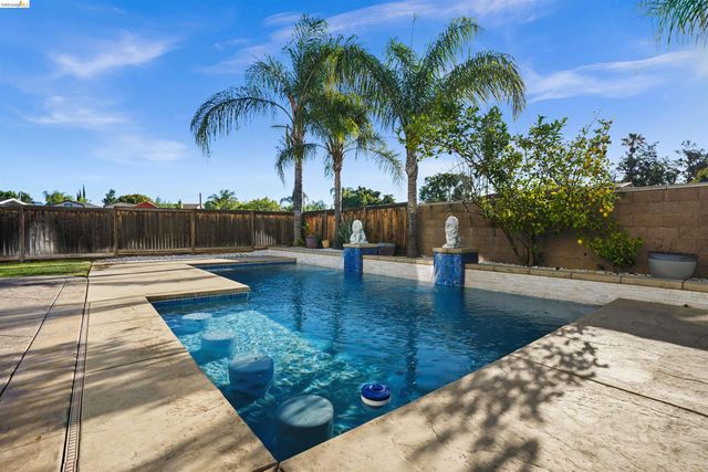 1596 Cherry Blossom Ct, Brentwood, CA 94513