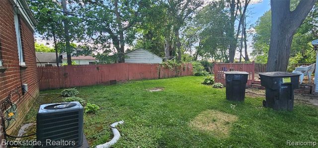 17137 Pierson Street, Detroit, MI 48219