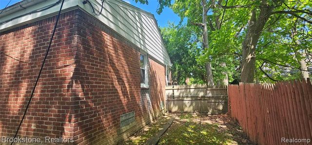 17137 Pierson Street, Detroit, MI 48219