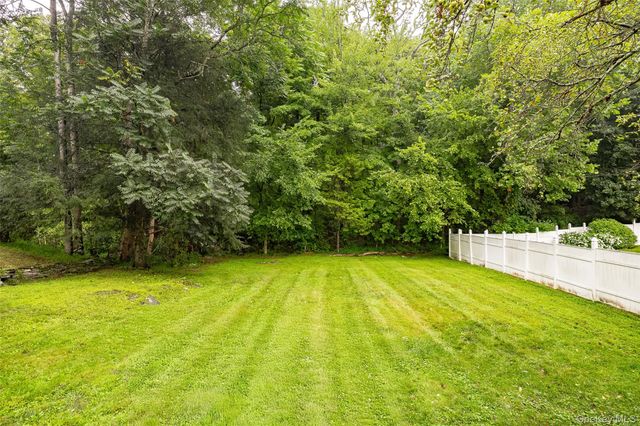 18 Van Wert Place, Hyde Park, NY 12538
