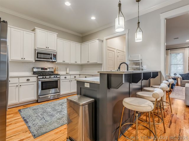 25 Boulevard, Carlton Landing, OK 74432