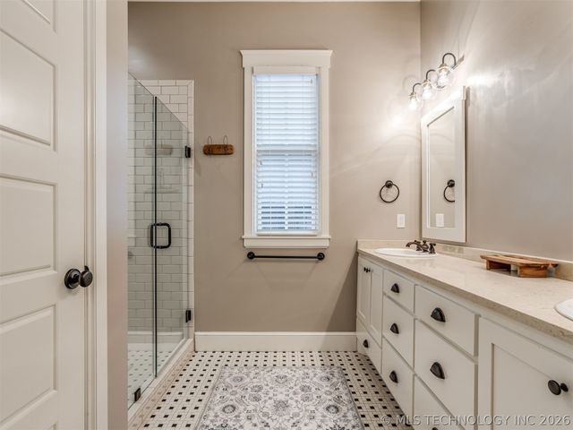 25 Boulevard, Carlton Landing, OK 74432