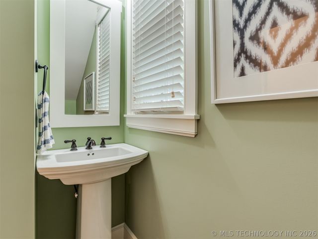 25 Boulevard, Carlton Landing, OK 74432