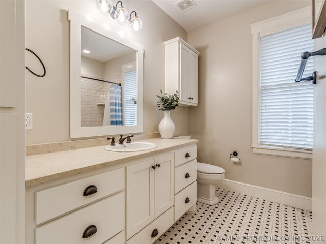 25 Boulevard, Carlton Landing, OK 74432