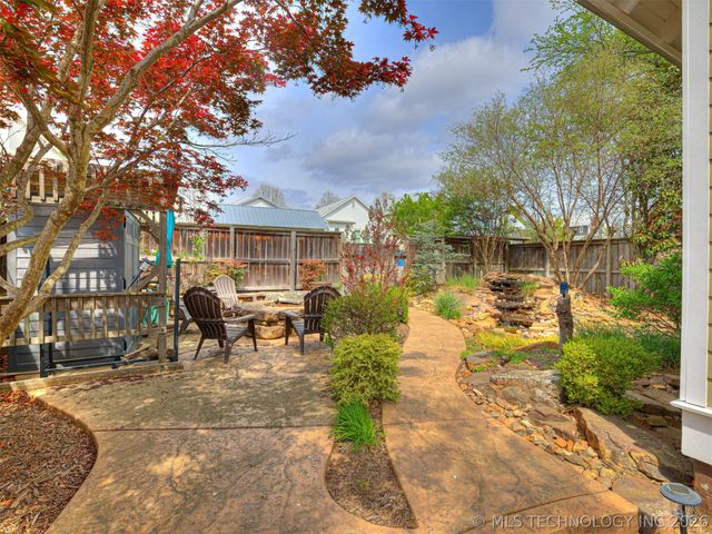 25 Boulevard, Carlton Landing, OK 74432