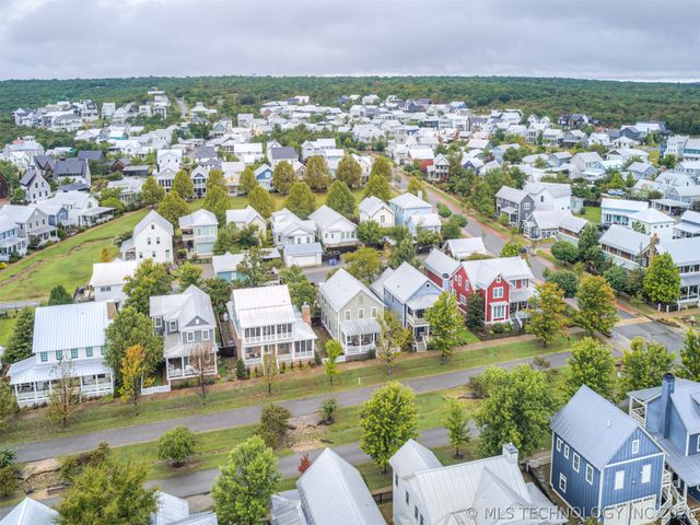 25 Boulevard, Carlton Landing, OK 74432