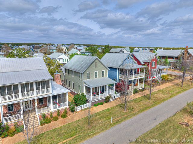 25 Boulevard, Carlton Landing, OK 74432