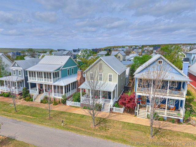 25 Boulevard, Carlton Landing, OK 74432