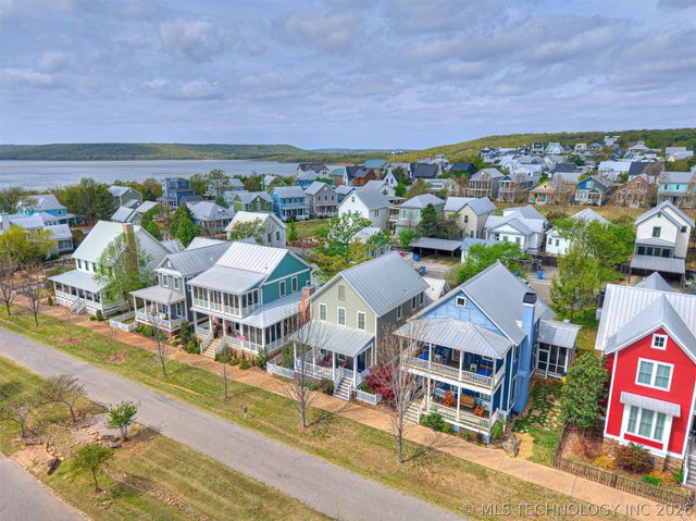 25 Boulevard, Carlton Landing, OK 74432