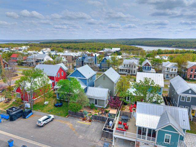 25 Boulevard, Carlton Landing, OK 74432