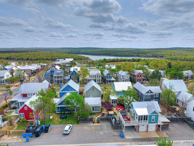 25 Boulevard, Carlton Landing, OK 74432