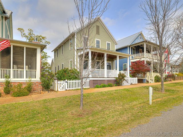 25 Boulevard, Carlton Landing, OK 74432